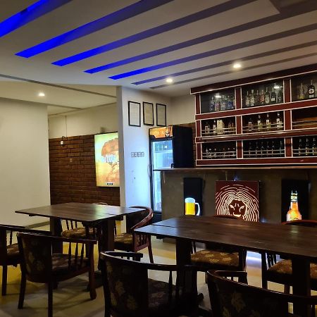 Cafe And Pub By Yasri Hotel Weligama Exterior foto